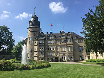 Frontalansicht des Fürstlichen Residenzschlosses