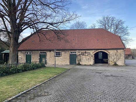 Längsseite Längsseite der alten Stellmacherei am Rittergutsweg 1 in Heidenoldendorf (Denkmal A728)