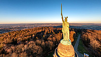 Das Hermannsdenkmal aus der Vogelperspektive