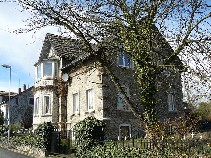 Sofienstraße 25 Straßenansicht des Wohnhauses mit Einfriedung an der Sofienstraße 25 in Detmold (Denkmal A725)