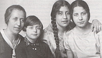 Archivbild der Familie Bonom in schwarz-weiß aus dem Stadtarchiv Detmold