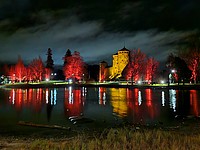 Illuminierte Wasserburg Olavinlinna der Stadt Savonlinna