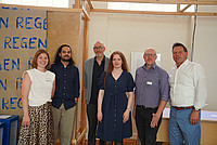Gruppenfoto im Rathaus mit dem Projektteam von „Statt Daten Stadtdaten“ (von links): Tamina Tinnemeier (Smart City Detmold), Mohamed Khaled Ashmawy (TH OWL), Dr. Axel Häusler (TH OWL), Mareile Licht (TH OWL), Christian Ahlers (Stadt Detmold) und Bürgermeister Frank Hilker.