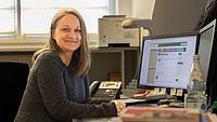 Darja Klassen am Arbeitsplatz