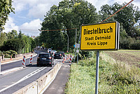 Ortseingangsschild in Diestelbruch