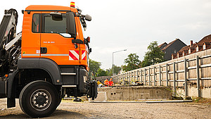 Bau-LKW an der Baustelle am Hornschen Tor