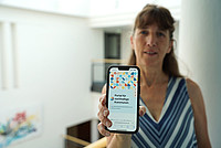 Cathrin-Claudia Herrmann aus dem Team Nachhaltigkeit der Stadt Detmold präsentiert das Portal für nachhaltige Kommunen.