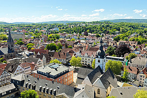 Luftaufnahme rund um das Rathaus der Stadt Detmold
