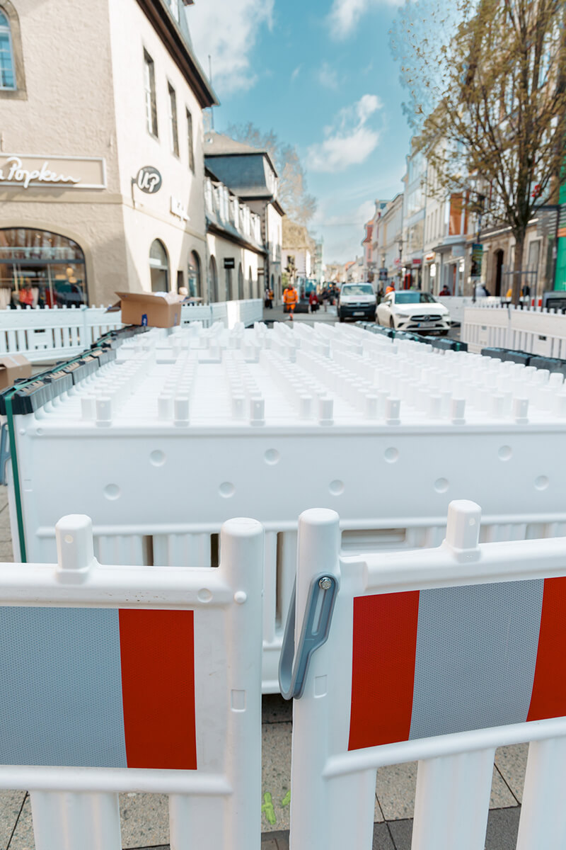 Nahaufnahme der Bauzäune in der Langen Straße in Detmold